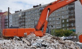 Вывоз строительного мусора с участка в Инте недорого от 1531 руб. | 2Землекопа-Инт